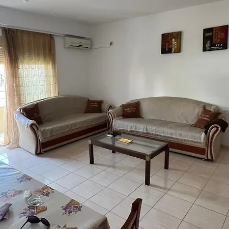 Holiday Apartment *
